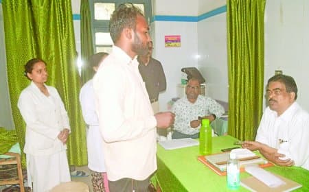 जननी एक्सप्रेस चालकों पर प्रसूता के परिजनों से पैसे मांगने का गंभीर आरोप