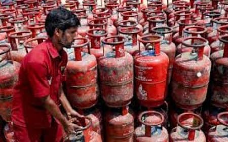 PNG कनेक्शन है तो सरेंडर करना होगा LPG सिलेंडर: सरकार का नया आदेश और ऑयल टैंकर अपडेट