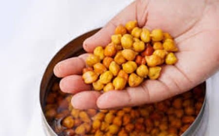 सेहत का पावरहाउस: खाली पेट भीगे काले चने खाने के ये 5 अचूक फायदे कर देंगे आपको हैरान