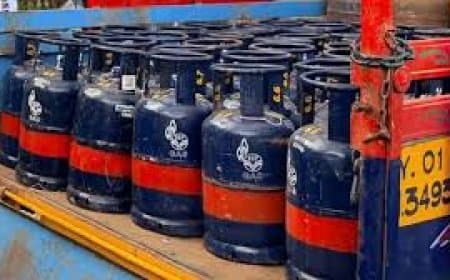 5kg LPG Cylinder New Rules: अब बिना एड्रेस प्रूफ मिलेगा छोटा गैस सिलेंडर, सरकार ने आसान किए नियम 5kg LPG Cylinder New Rules: अब बिना एड्रेस प्रूफ मिलेगा छोटा गैस सिलेंडर, सरकार ने आसान किए नियम