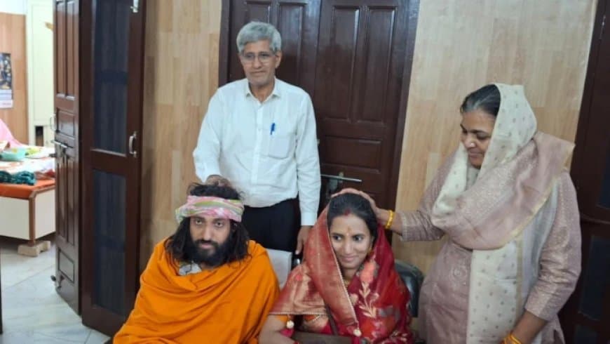 आईआईटी बाबा ने रचाया ब्याह... खोलेंगे श्री यूनिवर्सिटी... परंपराओं को मिलेगा मंच अभय सिंह ग्रेवाल एक बार फिर चर्चा में हैं।