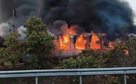 मध्यप्रदेश: रतलाम में राजधानी एक्सप्रेस बनी द बर्निंग ट्रेन... के एसी कोच के यात्रियों में अफरा-तफरी... सब सुरक्षित मध्यप्रदेश: रतलाम में राजधानी एक्सप्रेस बनी द बर्निंग ट्रेन... के एसी कोच के यात्रियों में अफरा-तफरी... सब सुरक्षित