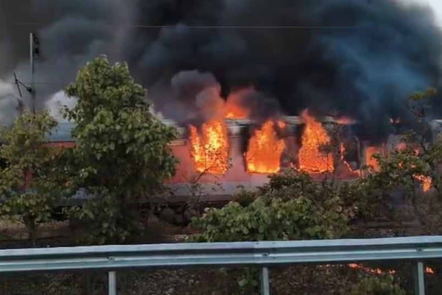 मध्यप्रदेश: रतलाम में राजधानी एक्सप्रेस बनी द बर्निंग ट्रेन... के एसी कोच के यात्रियों में अफरा-तफरी... सब सुरक्षित