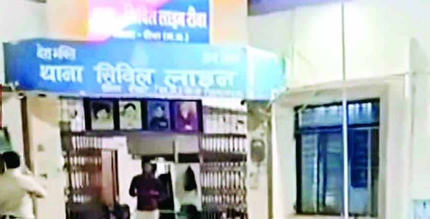 पुलिस थाने का शागिर्द निकला नशा तस्कर, प्रेमिका संग नशीली सिरप के साथ गिरफ्तार पुलिस थाने का शागिर्द निकला नशा तस्कर, प्रेमिका संग नशीली सिरप के साथ गिरफ्तार