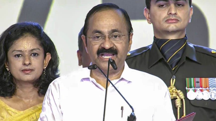 केरलम: छह दशक बाद पहला ऐसा मौका होगा, जब मुख्यमंत्री ने पूरे मंत्रिमंडल के साथ ली शपथ केरलम: छह दशक बाद पहला ऐसा मौका होगा, जब मुख्यमंत्री ने पूरे मंत्रिमंडल के साथ ली शपथ