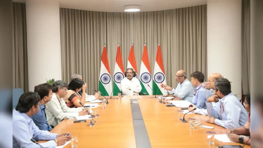 EET UG Re-Exam 2024: शिक्षा मंत्री धर्मेंद्र प्रधान की बड़ी बैठक, पेपर लीक की अफवाह फैलाने वाले टेलीग्राम चैनल होंगे ब्लॉक EET UG Re-Exam 2024: शिक्षा मंत्री धर्मेंद्र प्रधान की बड़ी बैठक, पेपर लीक की अफवाह फैलाने वाले टेलीग्राम चैनल होंगे ब्लॉक