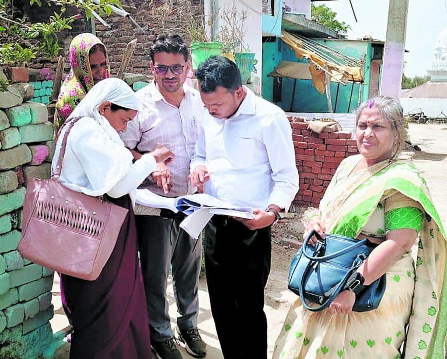 सतना जिले में बढ़ते मीजल्स मामलों से स्वास्थ्य विभाग अलर्ट, घर-घर सर्वे शुरू सतना जिले में बढ़ते मीजल्स मामलों से स्वास्थ्य विभाग अलर्ट, घर-घर सर्वे शुरू