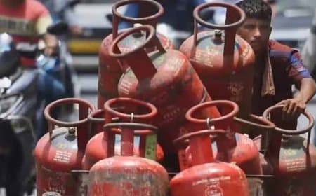 भारत: रसोई गैस सिलेंडर 29 रुपए महंगा... भोपाल में भोपाल में 947 और ग्वालियर-उज्जैन में 1000 के पार भारत: रसोई गैस सिलेंडर 29 रुपए महंगा... भोपाल में भोपाल में 947 और ग्वालियर-उज्जैन में 1000 के पार