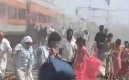 मध्यप्रदेश में हड़कंप: रतलाम में इंदौर से जोधपुर जा रही रणथंभौर एक्सप्रेस से निकला धुआं