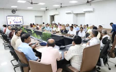 NEET UG 2026: भोपाल में 13 हजार से ज्यादा छात्र देंगे परीक्षा, प्रशासन ने किए सुरक्षा के कड़े इंतजाम NEET UG 2026: भोपाल में 13 हजार से ज्यादा छात्र देंगे परीक्षा, प्रशासन ने किए सुरक्षा के कड़े इंतजाम