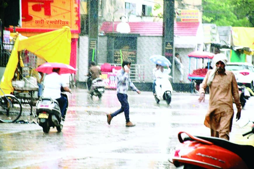 बारिश की आहट से रीवा में सीवरेज परियोजना के जख्म हरे बारिश की आहट से रीवा में सीवरेज परियोजना के जख्म हरे