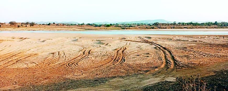 सोन घड़ियाल अभ्यारण में अवैध रेत उत्खनन, संरक्षण व्यवस्था पर गंभीर सवाल सोन घड़ियाल अभ्यारण में अवैध रेत उत्खनन, संरक्षण व्यवस्था पर गंभीर सवाल
