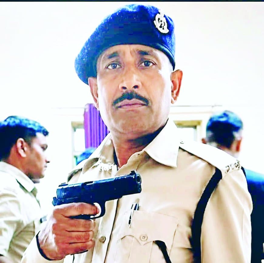 केंद्रीय जेल में फिर प्रतिबंधित सामग्री मामला, प्रहरी निलंबित, जांच शुरू केंद्रीय जेल में फिर प्रतिबंधित सामग्री मामला, प्रहरी निलंबित, जांच शुरू