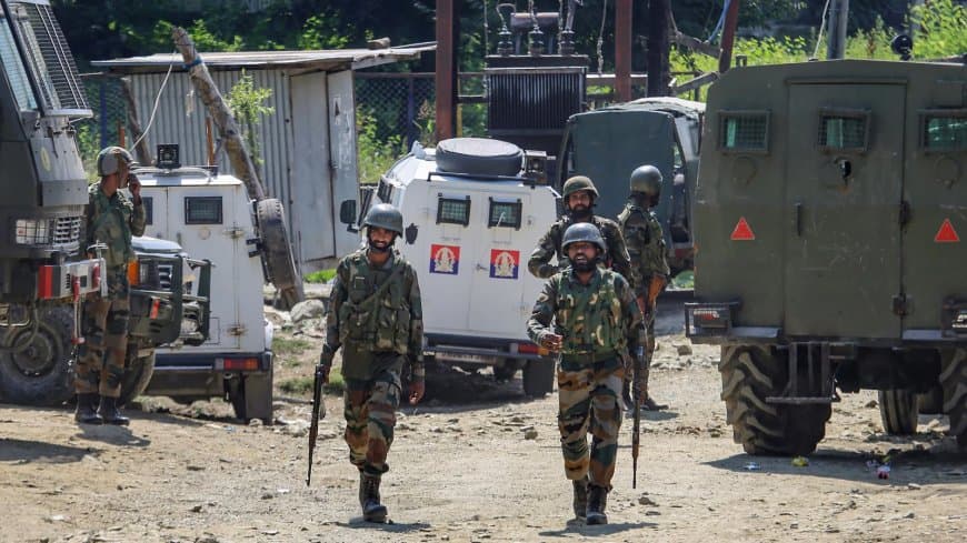 जम्मू-कश्मीर: एलओसी के पास ब्लास्ट, दो जवान शहीद जम्मू-कश्मीर: एलओसी के पास ब्लास्ट, दो जवान शहीद