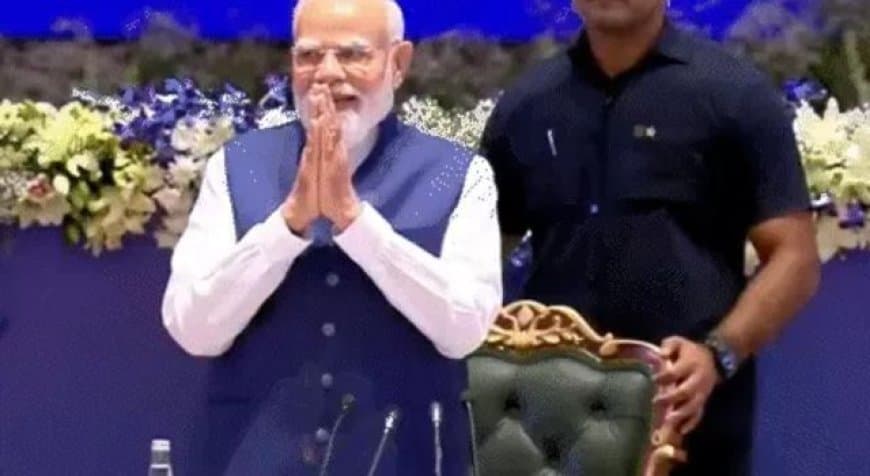 भारत मंडपम में जुटा एनडीए का कुनबां, मोदी सेग नेताओं ने खाई झालमुड़ी, जानिए कैसे आगे निकले नेहरू से मोदी भारत मंडपम में जुटा एनडीए का कुनबां, मोदी सेग नेताओं ने खाई झालमुड़ी, जानिए कैसे आगे निकले नेहरू से मोदी