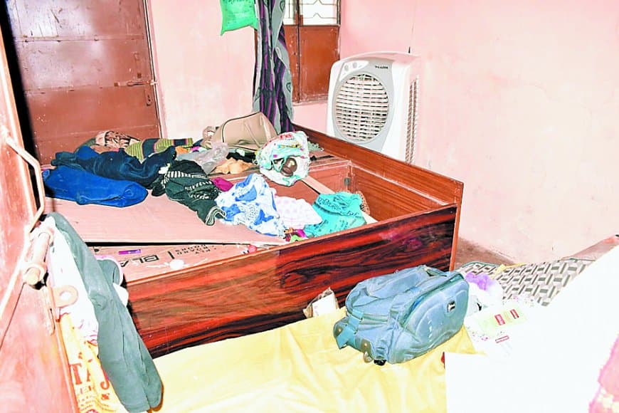 सूने मकान में लाखों की चोरी, पकड़ा चोर भी फरार हुआ सूने मकान में लाखों की चोरी, पकड़ा चोर भी फरार हुआ