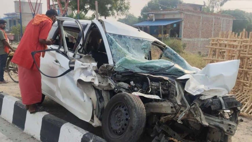 उत्तरप्रदेश: आजमगढ़-वाराणसी हाईवे पर अर्टिगा-ट्रेलर की भीषण टक्कर... चार लोगों की मौत, एक गंभीर उत्तरप्रदेश: आजमगढ़-वाराणसी हाईवे पर अर्टिगा-ट्रेलर की भीषण टक्कर... चार लोगों की मौत, एक गंभीर