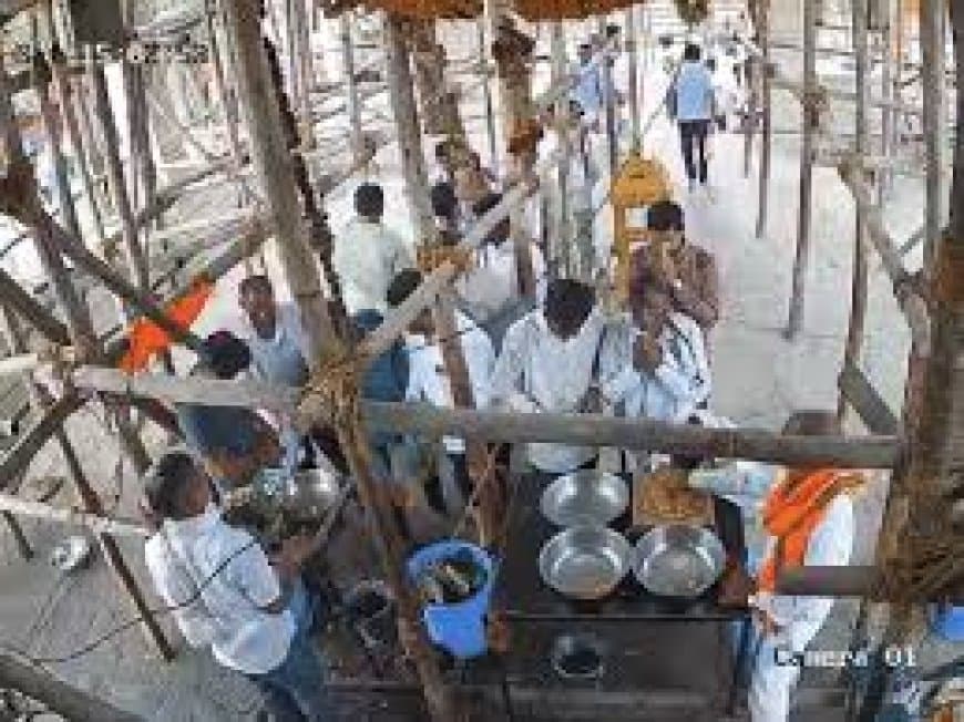 बांग्लादेश में तनाव: भगवान राम की 81 फुट ऊंची मूर्ति का निर्माण रुकने पर हिंदुओं का बड़ा प्रदर्शन बांग्लादेश में तनाव: भगवान राम की 81 फुट ऊंची मूर्ति का निर्माण रुकने पर हिंदुओं का बड़ा प्रदर्शन