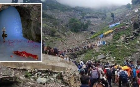 सुरक्षा के सख्त पहरे में जम्मू से तीसरा जत्था रवाना...पवित्र गुफा में बाबा बर्फानी अपने पूर्ण आकार में विराजमान सुरक्षा के सख्त पहरे में जम्मू से तीसरा जत्था रवाना...पवित्र गुफा में बाबा बर्फानी अपने पूर्ण आकार में विराजमान