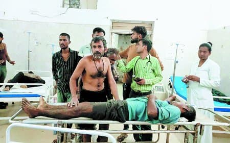 कुएं में बैल बचाने उतरे तीन ग्रामीणों की जहरीली गैस से दर्दनाक मौत, एक गंभीर घायल
