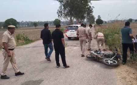 यूपी: एक लाख का इनामी विक्की मुठभेड़ में ढेर... आठ साल से था फरार, एसटीएफ को मिली सफलता यूपी: एक लाख का इनामी विक्की मुठभेड़ में ढेर... आठ साल से था फरार, एसटीएफ को मिली सफलता