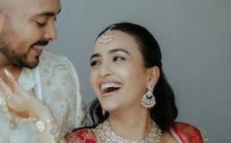 पृथ्वी शॉ और आकृति अग्रवाल के रिश्ते का सच: मंगेतर ने सगाई टूटने की अफवाहों पर दी सफाई पृथ्वी शॉ और आकृति अग्रवाल के रिश्ते का सच: मंगेतर ने सगाई टूटने की अफवाहों पर दी सफाई