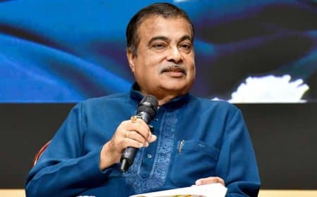 भारत: इथेनॉल विवाद और बेटों के धंधे पर खुलकर बोले नितिन गडकरी- ई-20 नहीं, तो महंगा खरीदिए पेट्रोल भारत: इथेनॉल विवाद और बेटों के धंधे पर खुलकर बोले नितिन गडकरी- ई-20 नहीं, तो महंगा खरीदिए पेट्रोल
