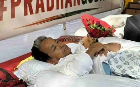 सोनम वांगचुक का आमरण अनशन 20वें दिन जारी: ऑर्गन फेलियर का खतरा, 20 जुलाई के संसद मार्च पर टिकी नजरें सोनम वांगचुक का आमरण अनशन 20वें दिन जारी: ऑर्गन फेलियर का खतरा, 20 जुलाई के संसद मार्च पर टिकी नजरें