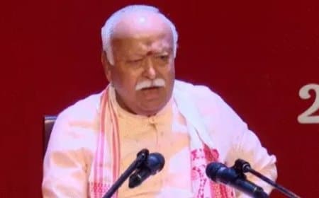 RSS Chief Mohan Bhagwat Statement: नई पीढ़ी को दें 'डिक्टेशन' नहीं 'डिस्कशन' का माहौल, मोहन भागवत ने दिए बड़े संकेत RSS Chief Mohan Bhagwat Statement: नई पीढ़ी को दें 'डिक्टेशन' नहीं 'डिस्कशन' का माहौल, मोहन भागवत ने दिए बड़े संकेत