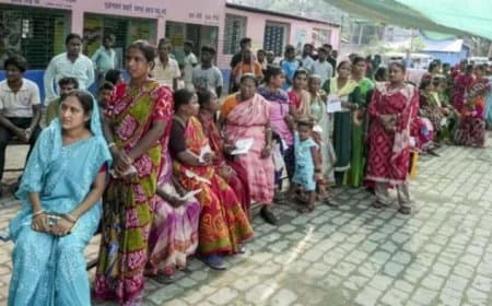 तीन राज्यों में उपचुनाव: दतिया में 16 और बांकीपुर में 6.70 फीसदी वोटिंग... केंद्रों पर लगी कतार... वोटर में उत्साह