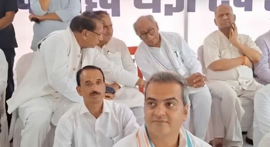 अयोध्या राम मंदिर चंदा विवाद: दिग्विजय का बड़ा ऐलान, 2 अक्टूबर से करेंगे पदयात्रा, कोर्ट में भी जाएंगे अयोध्या राम मंदिर चंदा विवाद: दिग्विजय का बड़ा ऐलान, 2 अक्टूबर से करेंगे पदयात्रा, कोर्ट में भी जाएंगे
