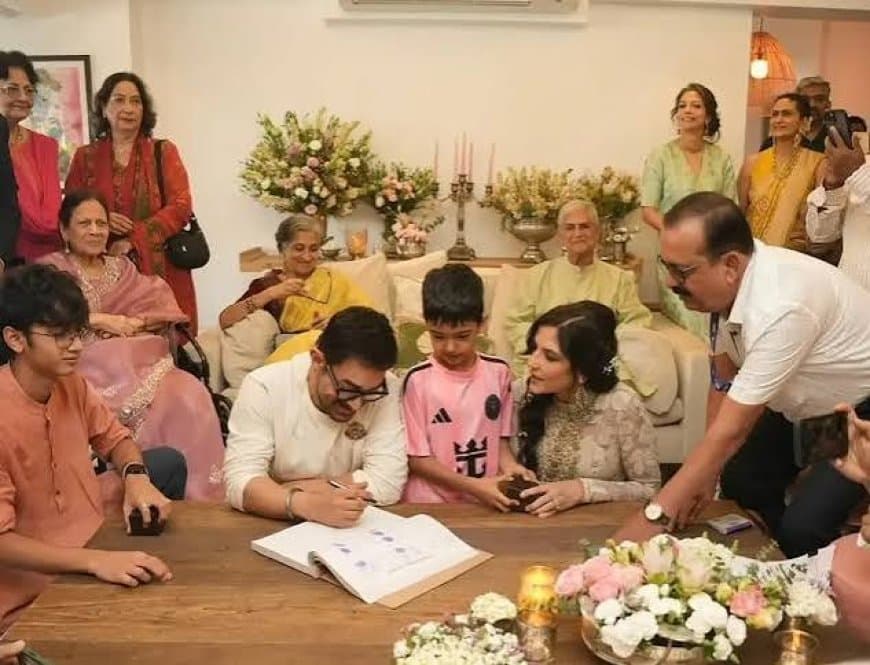 आमिर खान ने गौरी स्प्रैट संग रचाई शादी: मुंबई में हुई निजी कोर्ट मैरिज आमिर खान ने गौरी स्प्रैट संग रचाई शादी: मुंबई में हुई निजी कोर्ट मैरिज