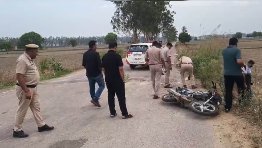 यूपी: एक लाख का इनामी विक्की मुठभेड़ में ढेर... आठ साल से था फरार, एसटीएफ को मिली सफलता यूपी: एक लाख का इनामी विक्की मुठभेड़ में ढेर... आठ साल से था फरार, एसटीएफ को मिली सफलता