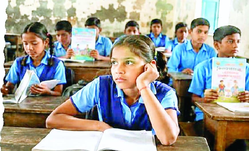 जिले के हजारों विद्यार्थियों को अब तक नहीं मिली पाठ्यपुस्तकें, वितरण व्यवस्था सवालों के घेरे में जिले के हजारों विद्यार्थियों को अब तक नहीं मिली पाठ्यपुस्तकें, वितरण व्यवस्था सवालों के घेरे में