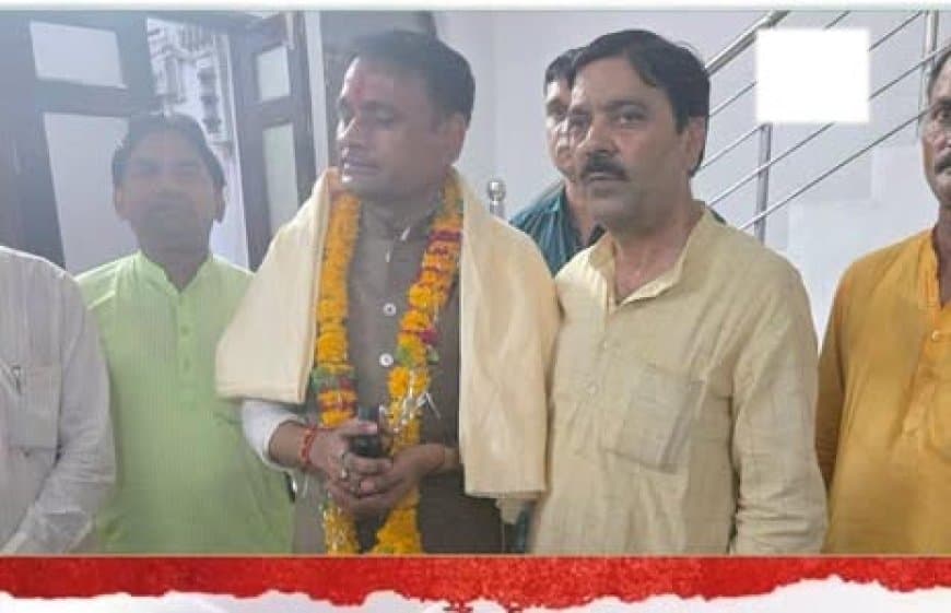 दतिया उपचुनाव में होगा खेला! टिकट कटने से नाराज कांग्रेस के नायक से बंद कमरे में मिले भाजपा के तिवारी दतिया उपचुनाव में होगा खेला! टिकट कटने से नाराज कांग्रेस के नायक से बंद कमरे में मिले भाजपा के तिवारी
