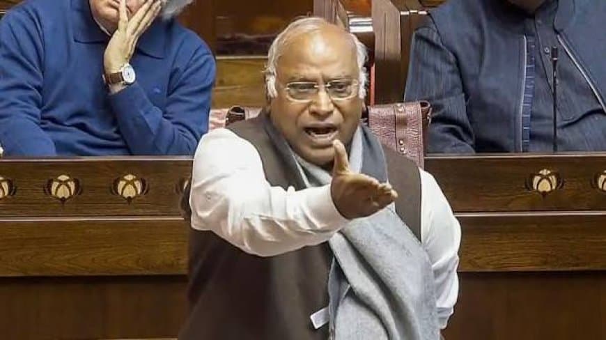 राज्यसभा में खड़गे का बड़ा हमला: मोदी और शाह पर साधा निशाना, पेपर लीक और छात्र सुसाइड पर सरकार को घेरा राज्यसभा में खड़गे का बड़ा हमला: मोदी और शाह पर साधा निशाना, पेपर लीक और छात्र सुसाइड पर सरकार को घेरा