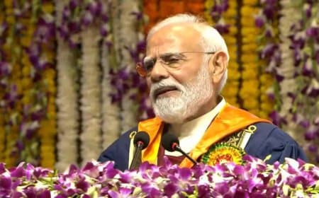 दिल्ली: पीएम मोदी ने कहा-मैं बाबा बागेश्वर तो नहीं हूं... लेकिन छात्रों के मन कुछ न कुछ तो चलता होगा दिल्ली: पीएम मोदी ने कहा-मैं बाबा बागेश्वर तो नहीं हूं... लेकिन छात्रों के मन कुछ न कुछ तो चलता होगा