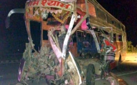 तेलंगाना में भीषण हादसा: बस और ट्रक की टक्कर, छह की मौत... मृतकों में सभी महिलाएं, 12 घायल तेलंगाना में भीषण हादसा: बस और ट्रक की टक्कर, छह की मौत... मृतकों में सभी महिलाएं, 12 घायल