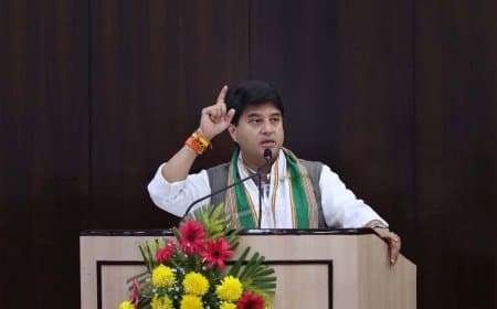 मध्यप्रदेश: इंदौर पहुंचे केंद्रीय मंत्री सिंधिया ने कहा-वंदे मातरम का विरोध करने वाला माना जाएगा राष्ट्रविरोधी मध्यप्रदेश: इंदौर पहुंचे केंद्रीय मंत्री सिंधिया ने कहा-वंदे मातरम का विरोध करने वाला माना जाएगा राष्ट्रविरोधी