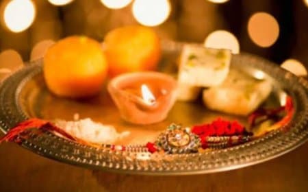 रक्षाबंधन की तैयारी कैसे करें बहनें: जानिए पूजा की थाली से लेकर खास तोहफों तक की पूरी गाइड रक्षाबंधन की तैयारी कैसे करें बहनें: जानिए पूजा की थाली से लेकर खास तोहफों तक की पूरी गाइड