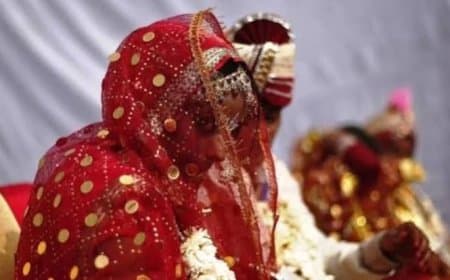MP : बाल विवाह के चौंकाने वाले आंकड़े: आगर मालवा में हर दूसरी बेटी की कम उम्र में शादी, जानिए पूरे प्रदेश का हाल MP : बाल विवाह के चौंकाने वाले आंकड़े: आगर मालवा में हर दूसरी बेटी की कम उम्र में शादी, जानिए पूरे प्रदेश का हाल
