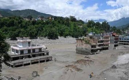 नेपाल-तिब्बत सीमा पर झील फटने से तबाही, भोटेकोशी और नारायणी नदी के पास हाई अलर्ट जारी नेपाल-तिब्बत सीमा पर झील फटने से तबाही, भोटेकोशी और नारायणी नदी के पास हाई अलर्ट जारी