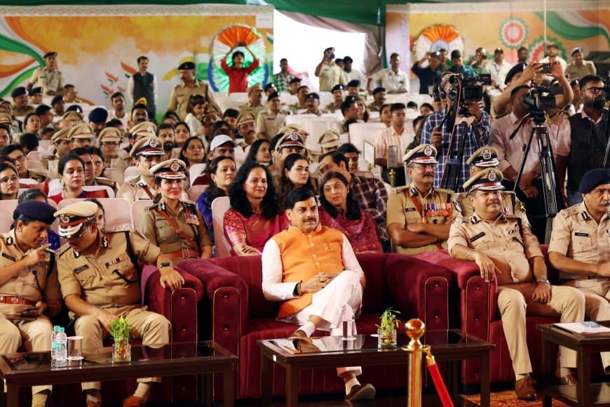 मध्यप्रदेश: राष्ट्रपति पुरस्कार से अलंकृत 47 पुलिस अफसर सम्मानित... सीएम बोले-पुलिस सेवा और सुशासन की रीढ़