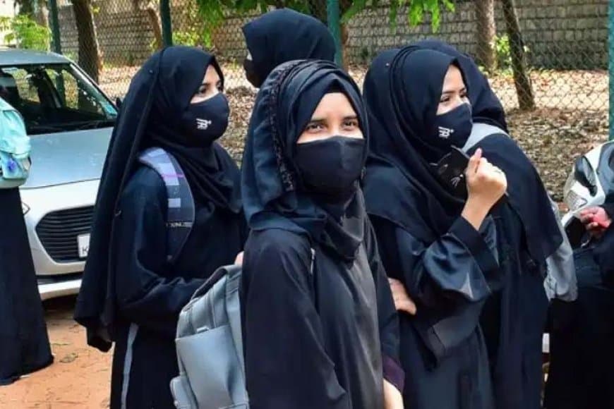 इलाहाबाद हाई कोर्ट की दो टूक-स्कूल में स्कार्फ या हिजाब की अनुमति नहीं, सेक्युलरिज्म के लिए यूनिफॉर्म अनिवार्य