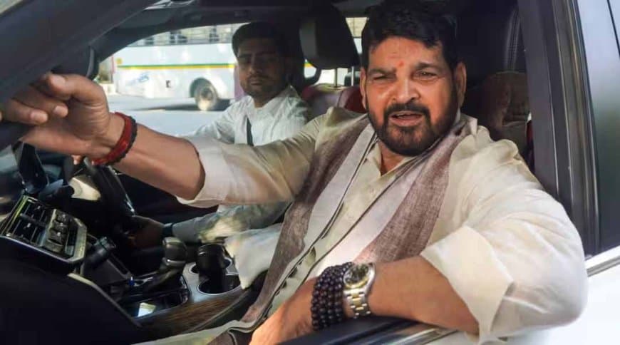राउज एवेन्यू कोर्ट का बड़ा फैसला: बृजभूषण शरण सिंह महिला पहलवान यौन शोषण केस में बाइज्जत बरी राउज एवेन्यू कोर्ट का बड़ा फैसला: बृजभूषण शरण सिंह महिला पहलवान यौन शोषण केस में बाइज्जत बरी