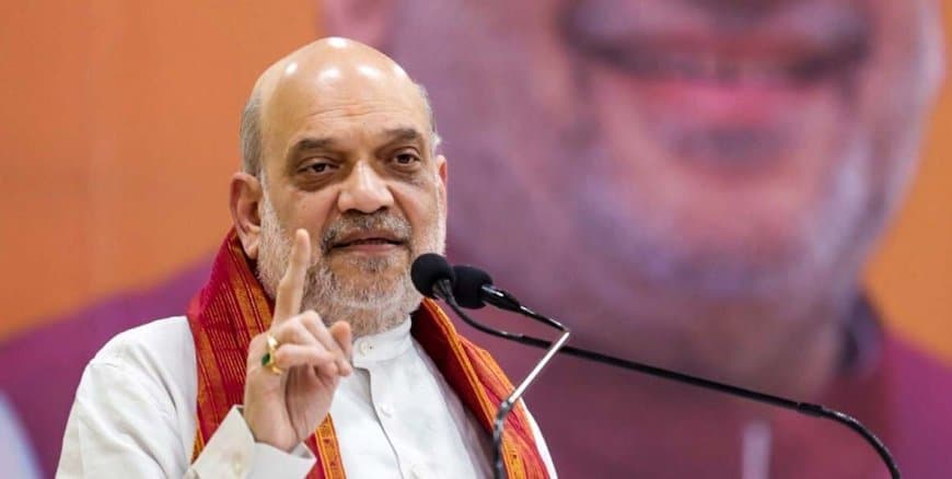लोकसभा: केंद्रीय गृहमंत्री अमित शाह की दो टूक- मैं हर सवाल का जवाब दूंगा... लेकिन विपक्ष सदन को चलने दे लोकसभा: केंद्रीय गृहमंत्री अमित शाह की दो टूक- मैं हर सवाल का जवाब दूंगा... लेकिन विपक्ष सदन को चलने दे