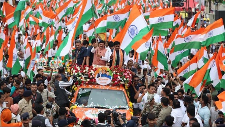आजादी के अमृतकाल तक भारत बनेगा विश्व का सर्वश्रेष्ठ देश, भोपाल में निकली भव्य तिरंगा यात्रा आजादी के अमृतकाल तक भारत बनेगा विश्व का सर्वश्रेष्ठ देश, भोपाल में निकली भव्य तिरंगा यात्रा