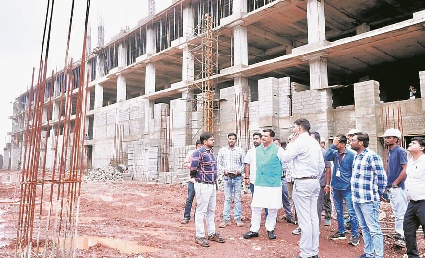 सतना मेडिकल कॉलेज में एमबीबीएस की 300 सीटें, 650 बिस्तरीय अस्पताल निर्माण की सांसद ने जांची प्रगति सतना मेडिकल कॉलेज में एमबीबीएस की 300 सीटें, 650 बिस्तरीय अस्पताल निर्माण की सांसद ने जांची प्रगति