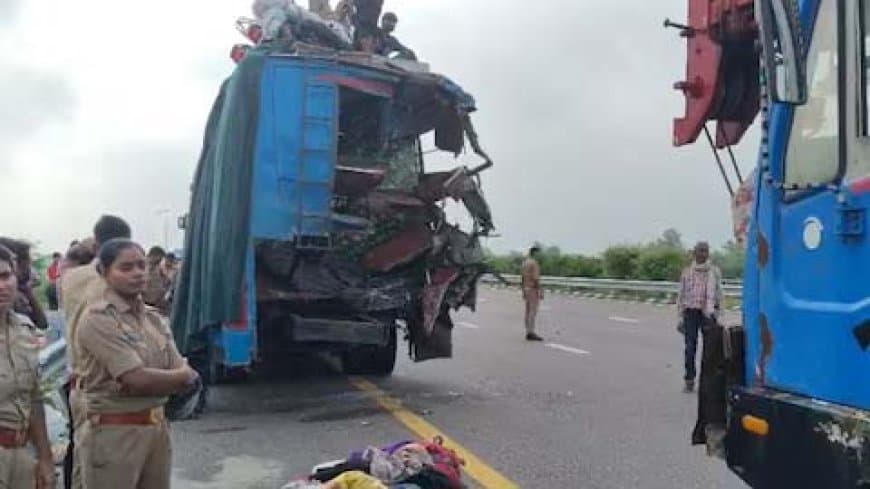 यूपी में पूर्वांचल एक्सप्रेसवे पर हादसा: ट्रक ने बस में मारी टक्कर, तीन यात्रियों की मौत...11 लहूलुहान यूपी में पूर्वांचल एक्सप्रेसवे पर हादसा: ट्रक ने बस में मारी टक्कर, तीन यात्रियों की मौत...11 लहूलुहान