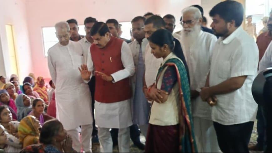 MP Flood Update: चित्रकूट में मंदाकिनी का तांडव, रामघाट पुल बहा, सीएम मोहन यादव ने लिया जायजा MP Flood Update: चित्रकूट में मंदाकिनी का तांडव, रामघाट पुल बहा, सीएम मोहन यादव ने लिया जायजा